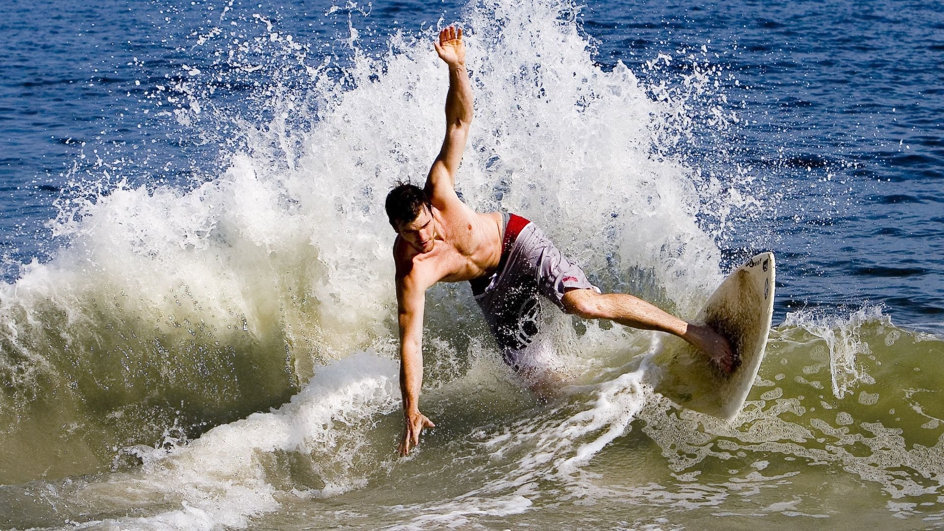 网球赛场焦点！英格兰队对阵中国队，体能极限考验，赛场硬仗一触即发