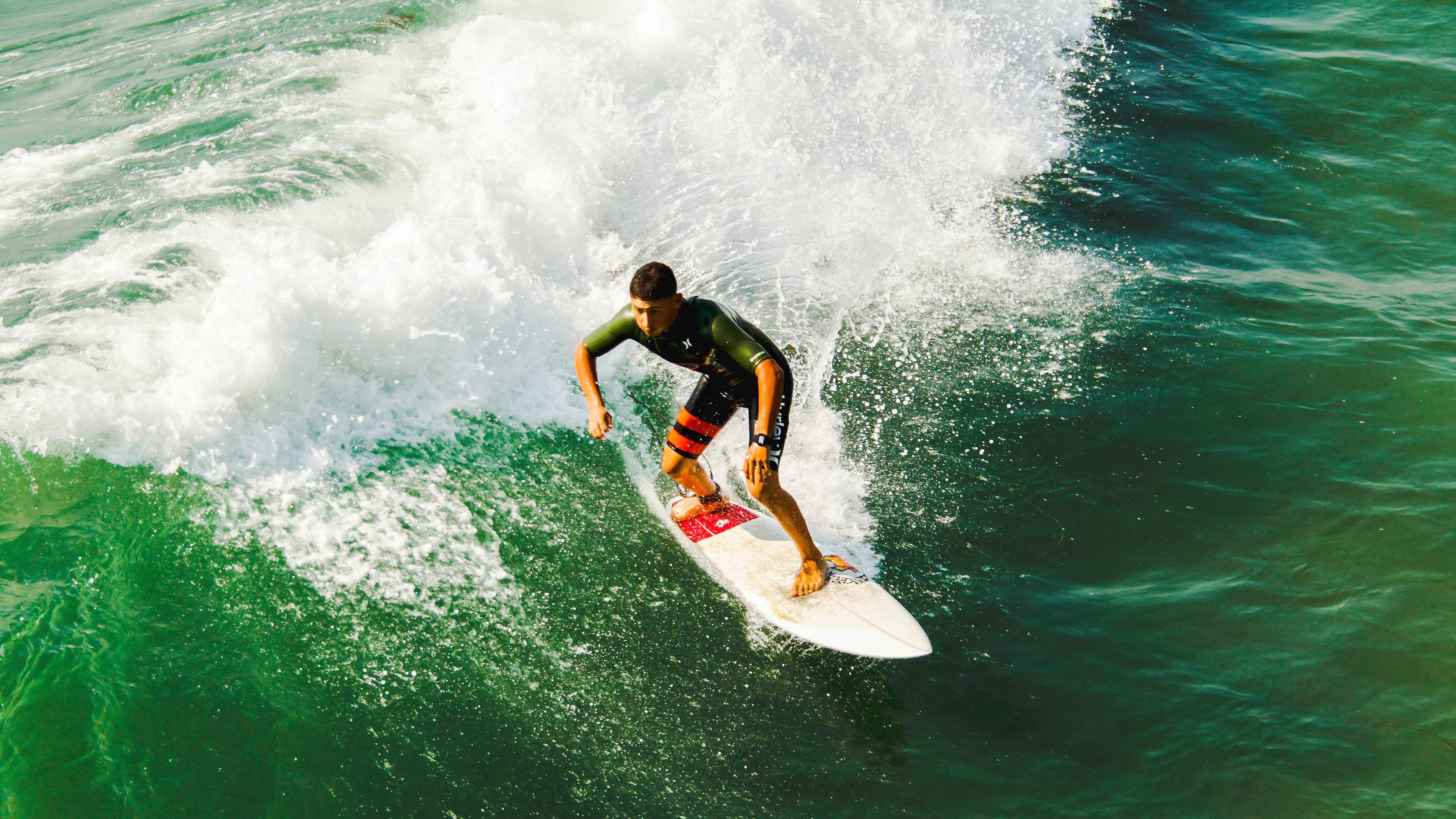 又见绝平！莱比锡与利物浦鏖战至终场，苏炳添读秒救主