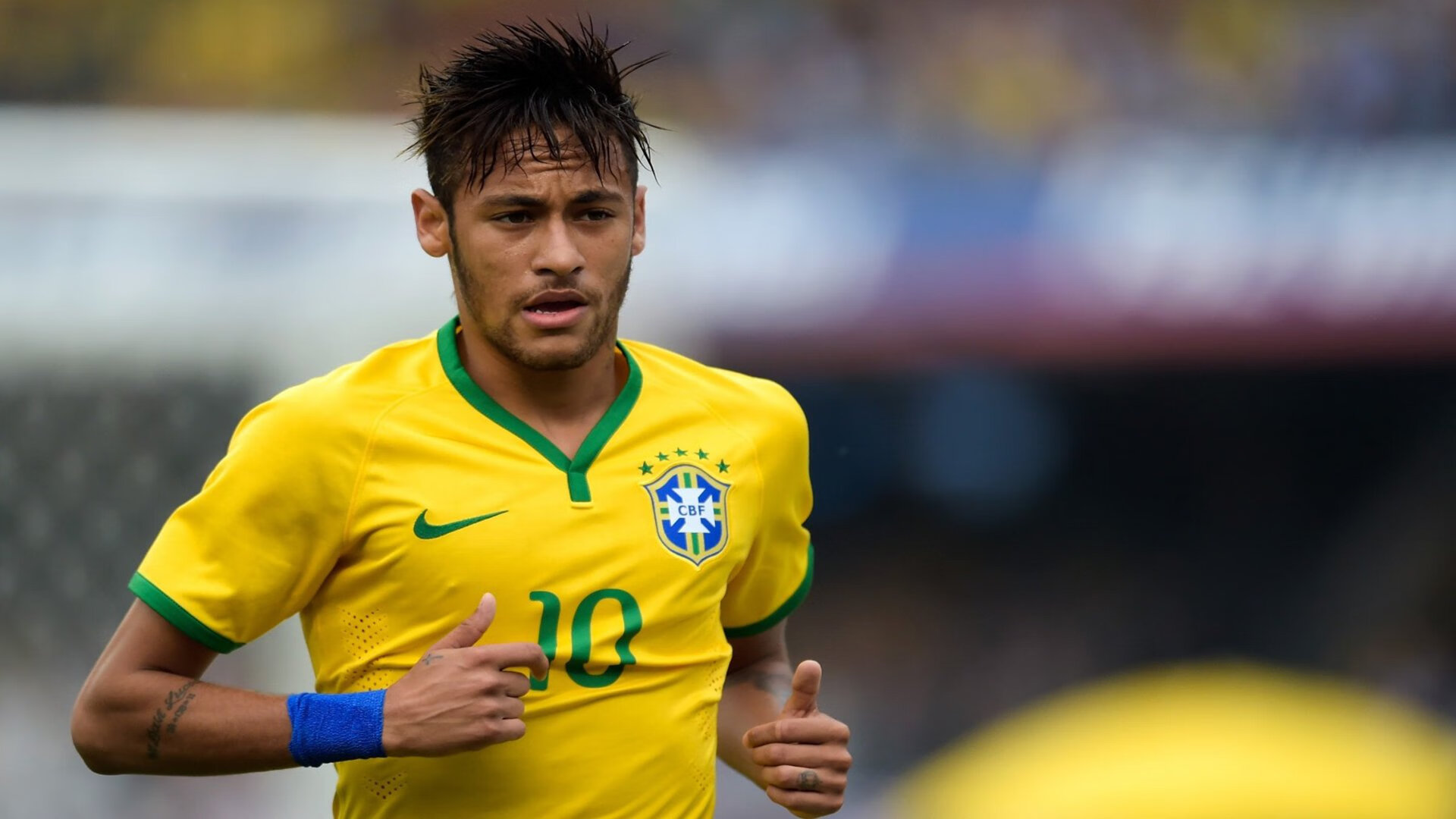 科维托娃回归赛场，精彩发挥首场状态亮眼，拜仁观众沸腾！